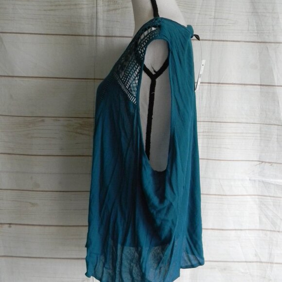 NWT LANE BRYANT NO PEEK COLLECTION TEAL SLEEVELESS BUTTON FRONT CROCHET TOP 24W - Picture 2 of 5